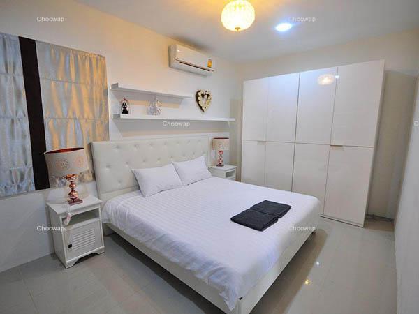 บรรยากาศห้องพัก จูบิลี่ พูล วิลล่า พัทยา