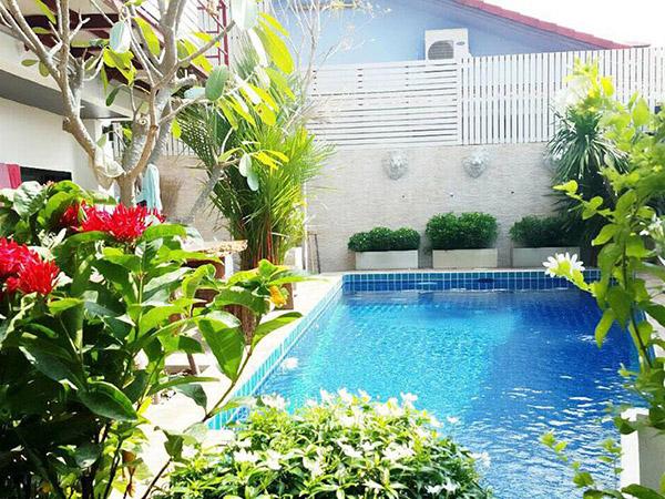 สระว่ายน้ำ ทริปเปิ้ล บี เฮ้าส์ พัทยา