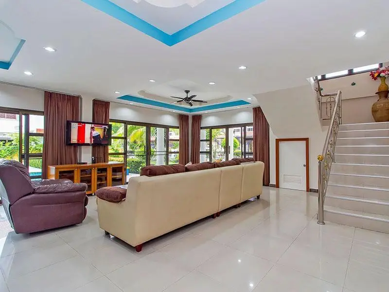 บรรยากาศห้องนั่งเล่น ฮอลิเดย์ วิลล่า ทีบี4
