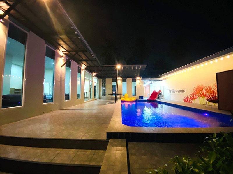 บรรยากาศนอกตัวบ้าน บ้านพู่จอมพล