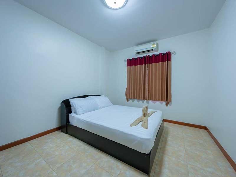 ห้องพักใน บ้านจากุสซี่ พูลวิลล่า