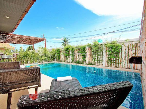 บรรยากาศนอกบ้าน วิลล่า เดอ ชาลู พัทยา